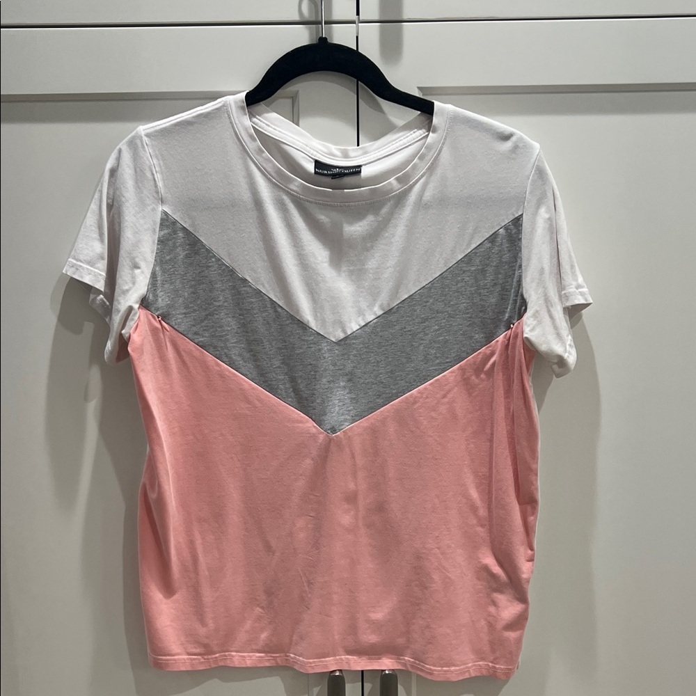 Nursing Queen Colorblock Short Sleeve Easy Access Zipper Nursing Tee